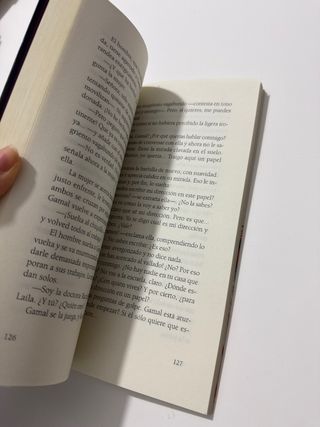 A lo lejos, Menkaura (Alandar) (Spanish Edition)