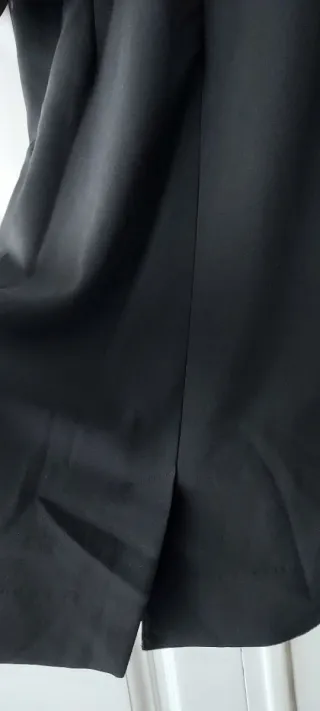 Vestido negro Zara manga abullonada