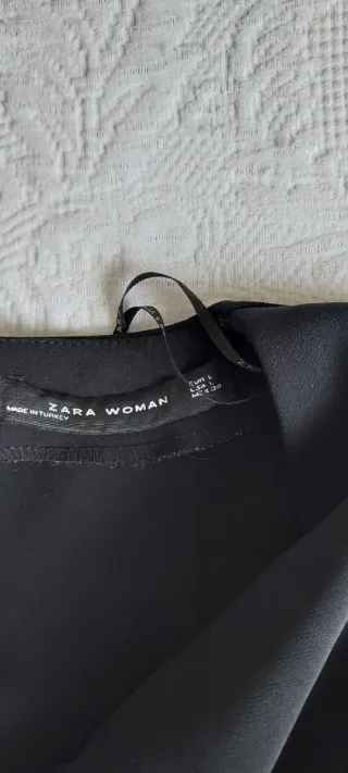 Vestido negro Zara manga abullonada