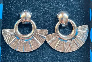 Pendientes abanico dorados