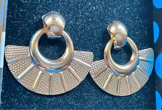 Pendientes abanico dorados