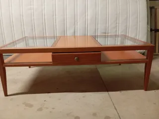 Tavolino da salotto in legno e vetro