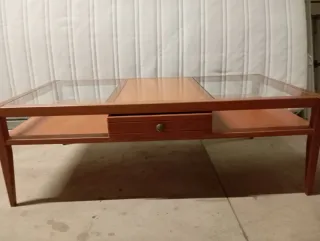 Tavolino da salotto in legno e vetro