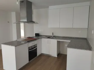 Cocina completa nueva de vivienda de obra nueva