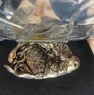 Centro tavola cristallo con dettagli metallo