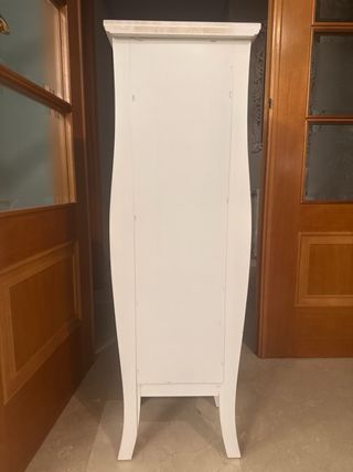 Cajonera alta vintage blanca estilo provenzal