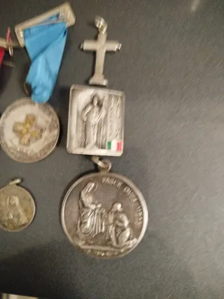 Lote religioso antiguo