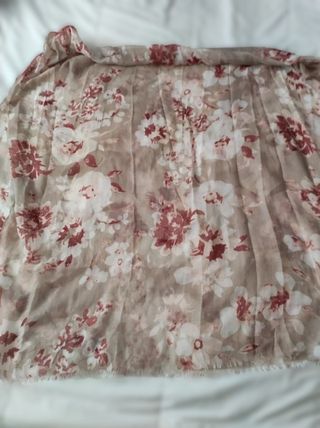 Fular floral Cortefiel granate 90x235cm