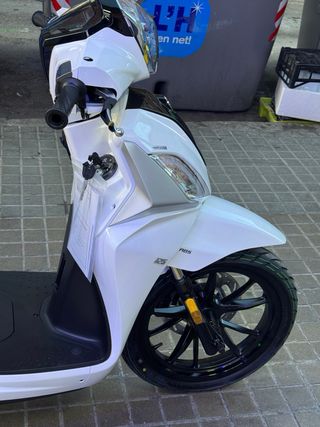 Sym Symphony ST 125 LC Scooter promo