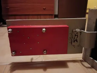 URGE!!!! Caja fuerte antigua de metal