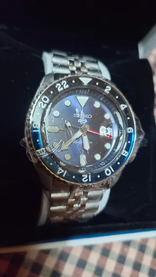 Reloj Seiko GMT Batman Automático Nuevo