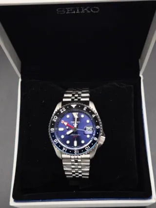 Reloj Seiko GMT Batman Automático Nuevo