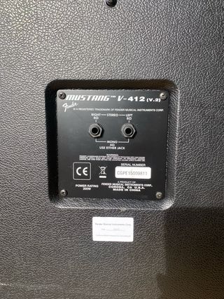 Amplificador Fender Mustang V V.2 + Cabinet 4x12