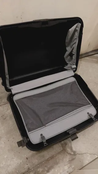 Maleta Carlton con clave y llave 2 ruedas