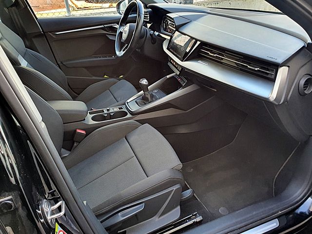 Audi A3 Sportback, CARPLAY, 6 velocidades...