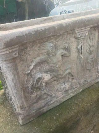 Maceta Antigua Hormigón Mitológica