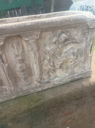 Maceta Antigua Hormigón Mitológica