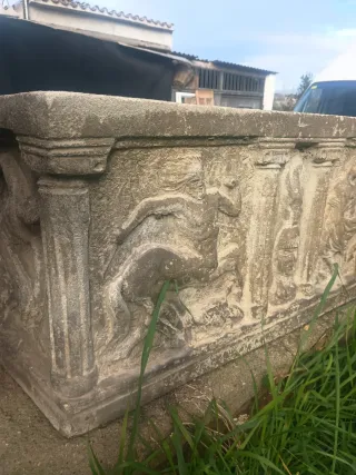 Maceta Antigua Hormigón Mitológica