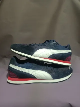 Lote 2 Zapatillas Levi's y Puma Negras