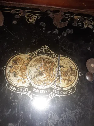 Máquina de coser antigua GRITZNER R.