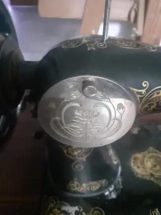 Máquina de coser antigua GRITZNER R.