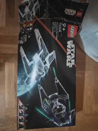 LEGO Star Wars 75348 Caza Colmillo Mandaloriano vs