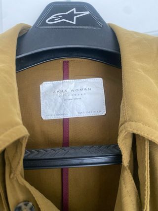 Gabardina corta Zara verde oliva