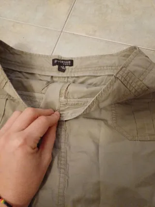 Gonna beige con tasche