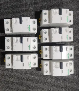 7 Diferenciales Schneider 25A 30mA