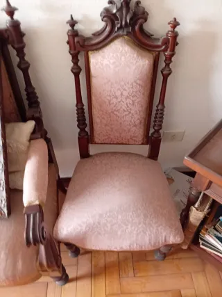 Sillónes.Sillas y tresillo.Antiguos caoba tapizado