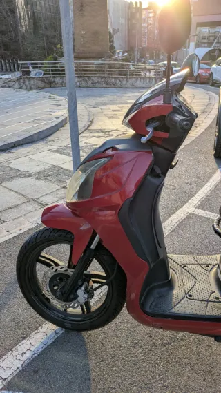 Moto Sym Symphony 125cc Roja
