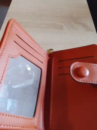 Cartera de mujer con  encaje.