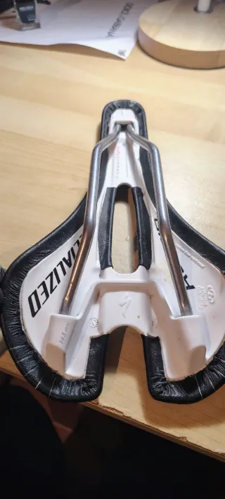 Sella Specialized Romin Comp 143mm + portaborracci