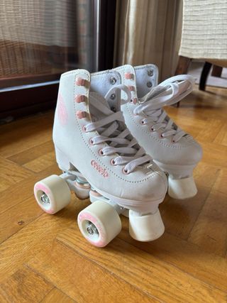 Patines infantiles blancos y rosas talla 28