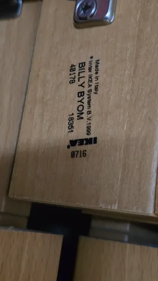 Librerías Bily con altillo y puertas de vidrio