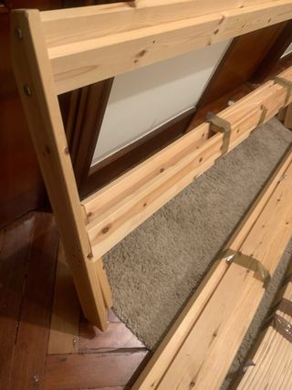 Base de cama de pino