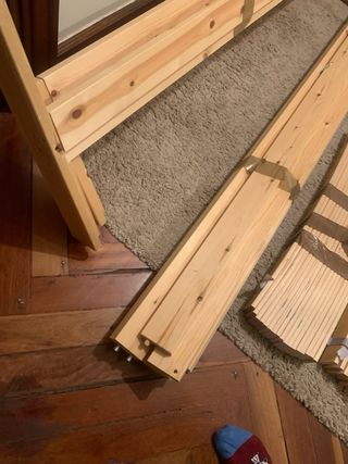 Base de cama de pino