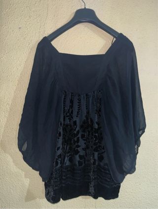 Blusa Negra Tul Talla M
