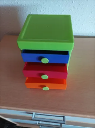 Cajonera de plástico multicolor . Nuevo a estrenar