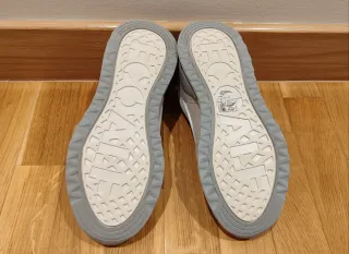 Zapatillas Ecoalf Beige y Blancas