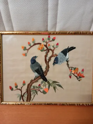 Quadro con uccelli ricamati