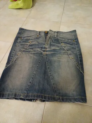 Gonna jeans corta sopra il ginocchio