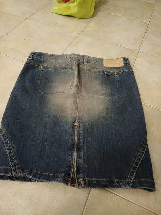 Gonna jeans corta sopra il ginocchio