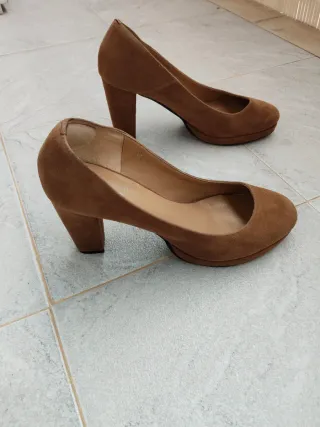 Zapatos de tacón marrones talla 38