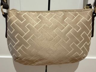 Bolso Bandolera Tommy Hilfiger Beige y Dorado