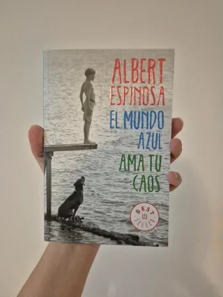 Libro "El mundo azul ama tu caos"