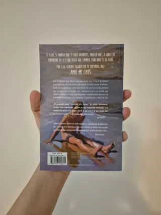 Libro "El mundo azul ama tu caos"