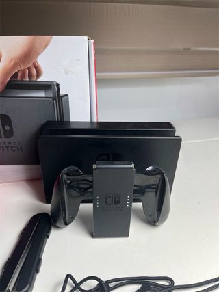 ¡COMO NUEVA! Nintendo Switch Verde y Roja