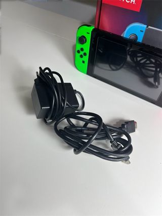 ¡COMO NUEVA! Nintendo Switch Verde y Roja