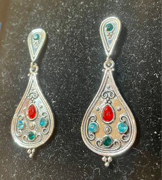 Pendientes vintage lágrima con piedras